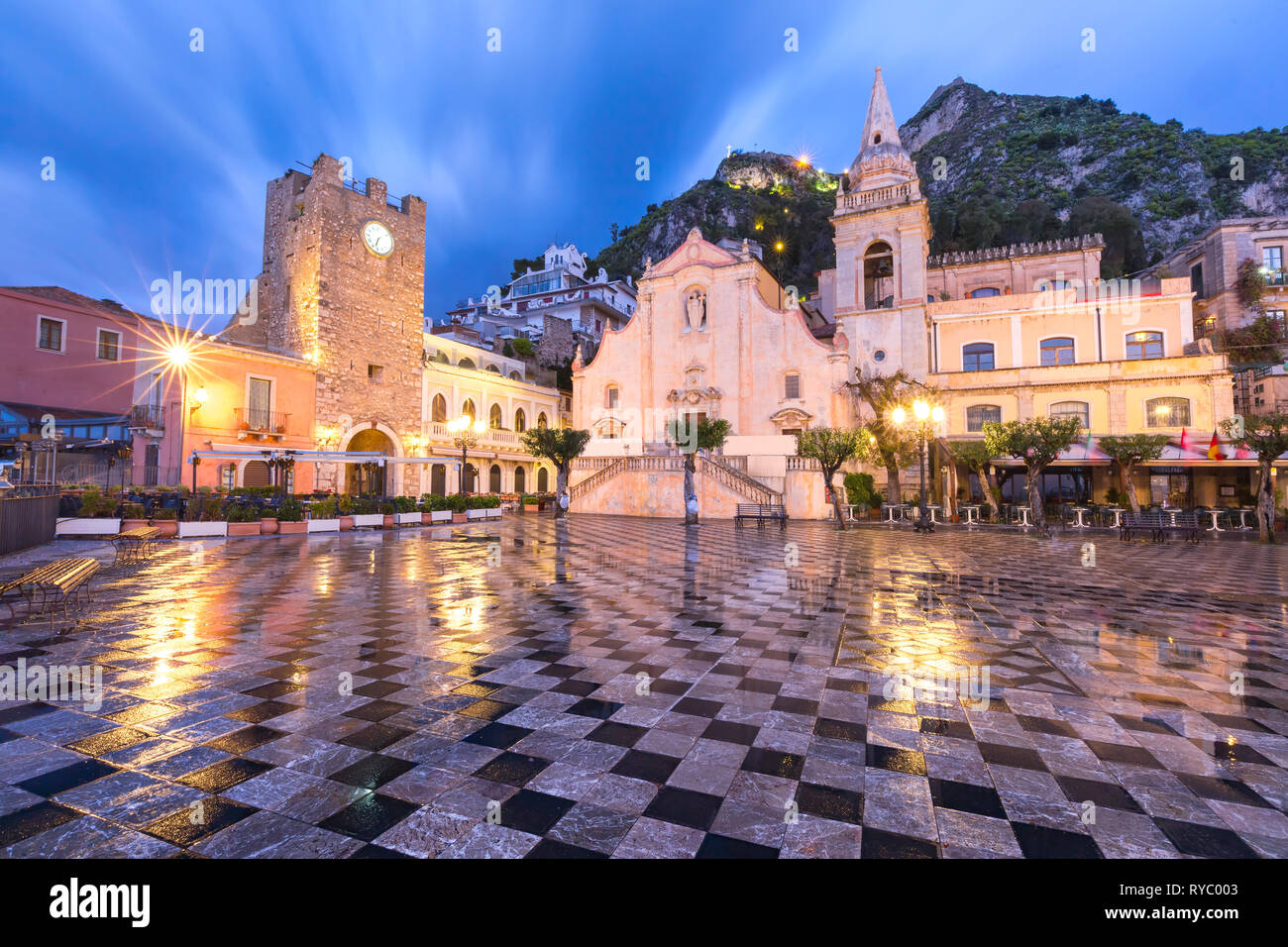Piazza IX Aprile à Taormina, Sicile, Italie Banque D'Images