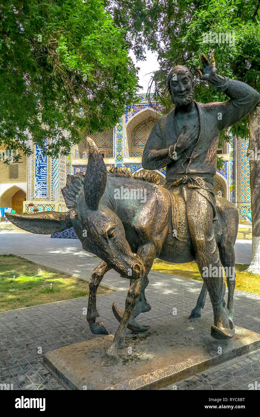 Vieille ville de Boukhara le mollah Nasreddin Hodja statue sur un âne Banque D'Images