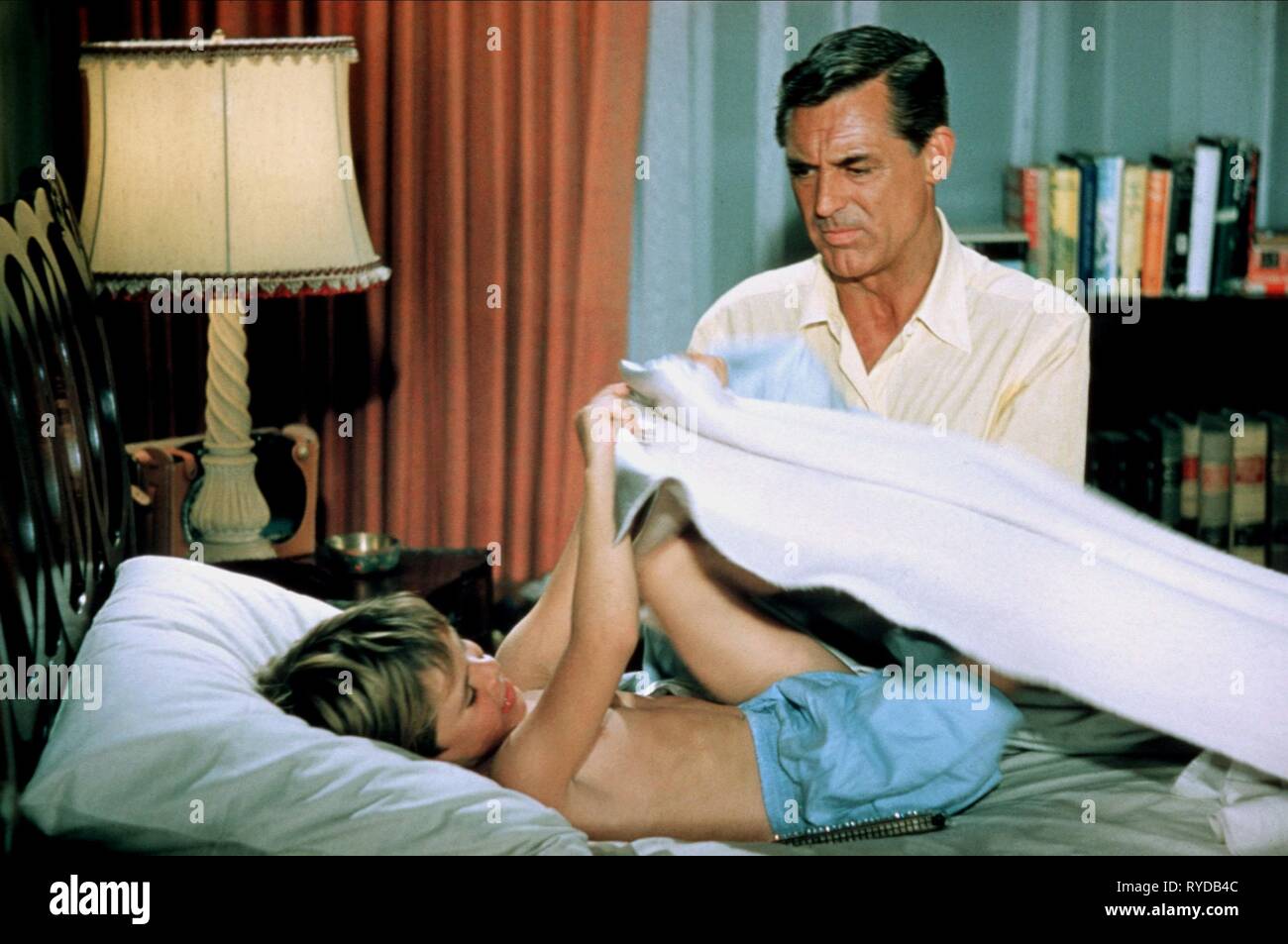 CARY GRANT, CHARLES HERBERT, péniche, 1958 Banque D'Images