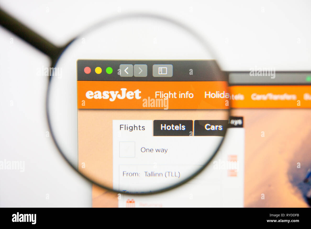 Los Angeles, Californie, USA - 14 Février 2019 : EasyJet airline accueil du site. Logo EasyJet visible à l'écran. Banque D'Images