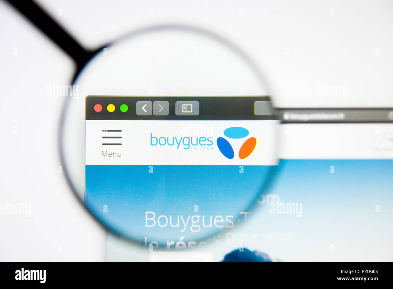 Los Angeles, Californie, USA - 5 mars 2019 : Bouygues accueil du site. Logo Bouygues visible sur l'écran d'affichage, de rédaction d'illustration Banque D'Images