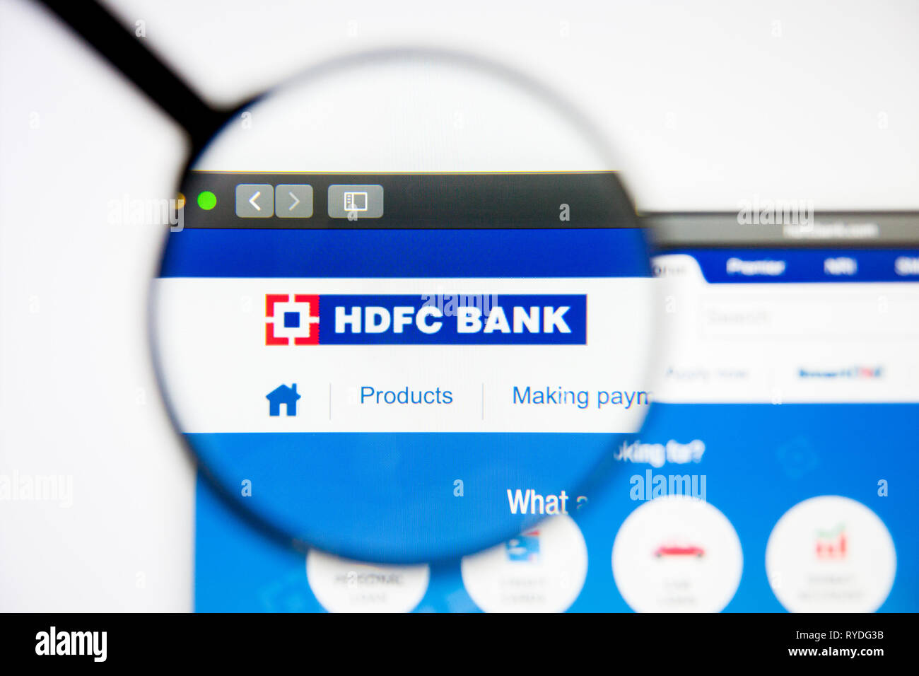 Los Angeles, Californie, USA - 5 mars 2019 : HDFC accueil du site. Logo HDFC visible sur l'écran d'affichage, de rédaction d'illustration Banque D'Images