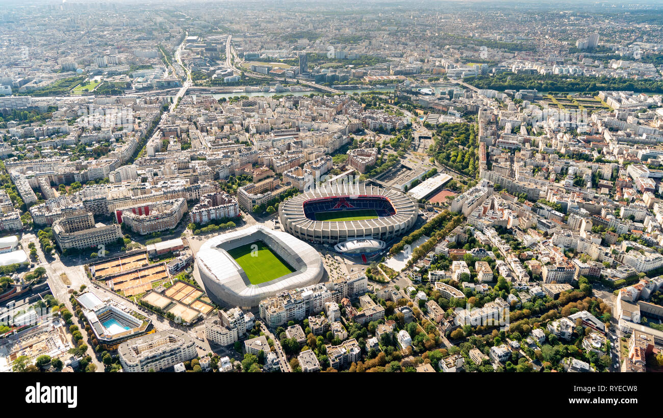 Vue aérienne de Stadion Le Parc des Princes et Jean Bouin Stadion, Paris Banque D'Images