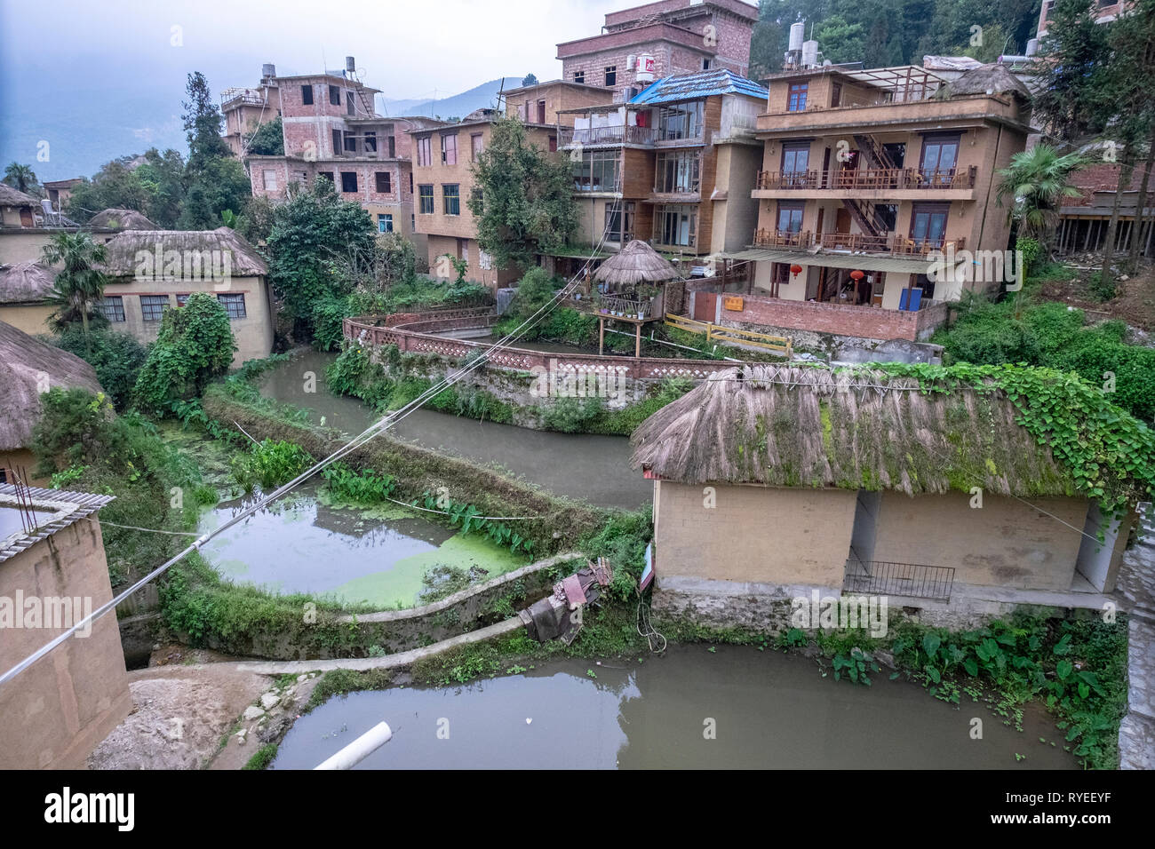 Village de la minorité Hani, Yuanyang County, dans la préfecture de Honghe dans le sud-est de la province de Yunnan, Chine, Banque D'Images