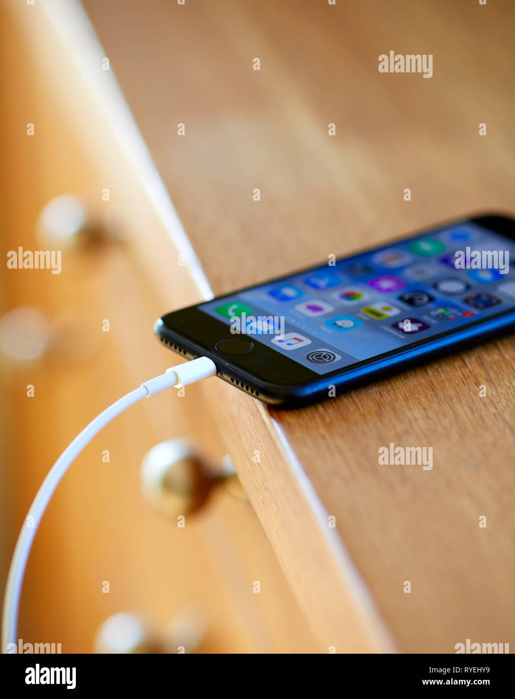 Téléphone en charge Mobile Banque D'Images