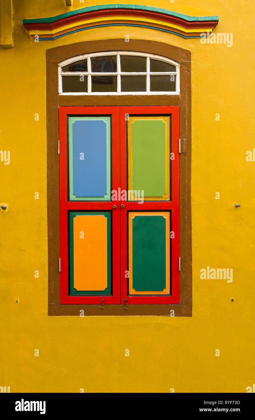 Façade colorée dans Little India, Singapour Banque D'Images