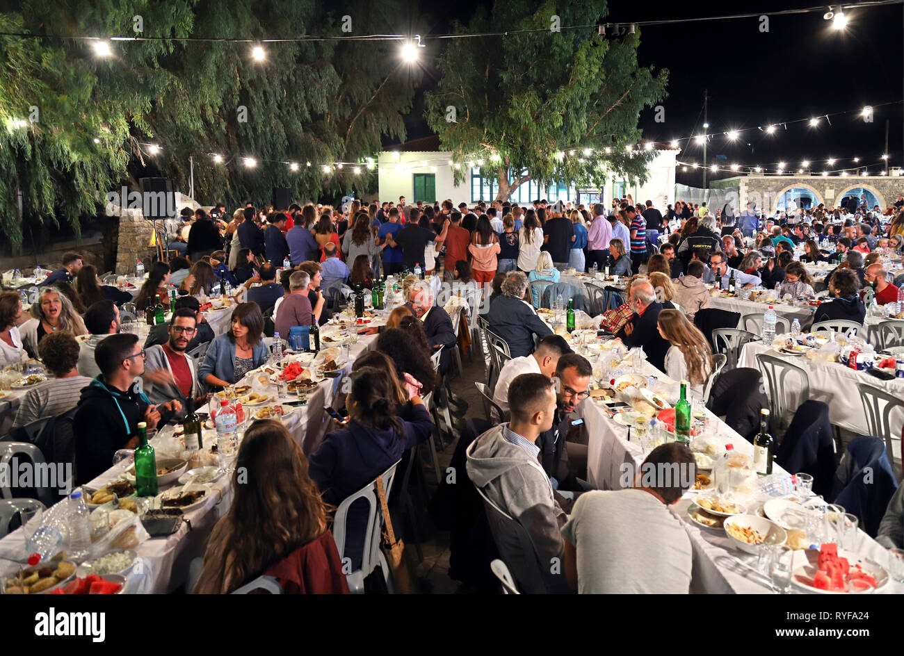 plat-et-carte-libanais-r-alis-par-le-restaurant-le-mezze-pavillon-de