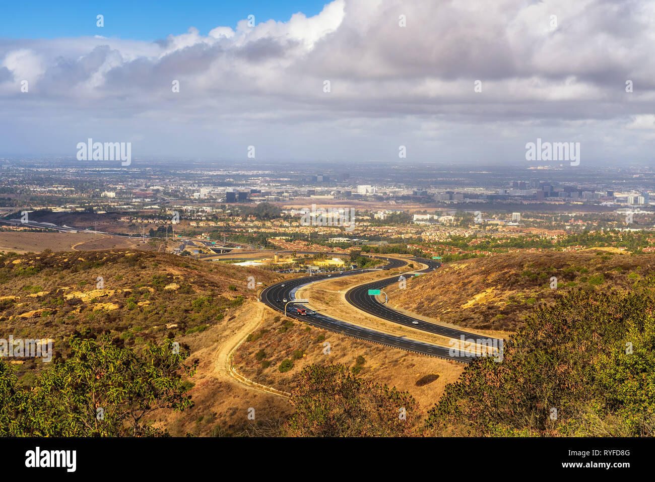 La California State Route 73 vu de la Vista Ridge Park Banque D'Images