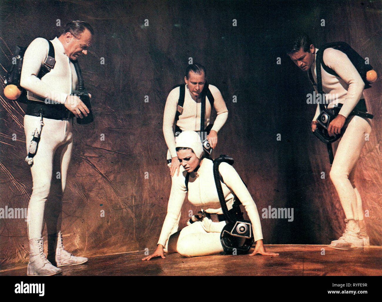 ARTHUR KENNEDY, WILLIAM REDFIELD, Raquel Welch, STEPHEN BOYD, voyage fantastique, 1966 Banque D'Images