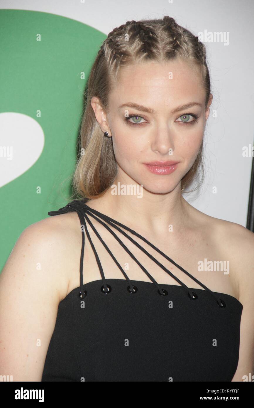 AMANDA SEYFRIED en première mondiale de ' 'Ted'' au Ziegfeld Theatre 6-24-2015 Photo de John Barrett/PHOTOlink /MediaPunch Banque D'Images