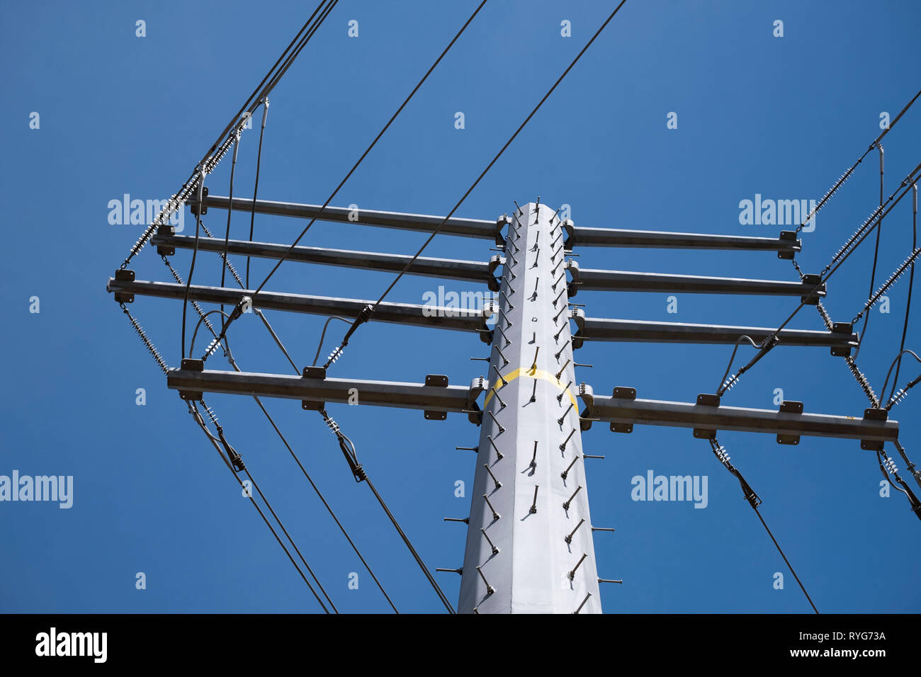 Les lignes de transport d'électricité haute tension Banque D'Images