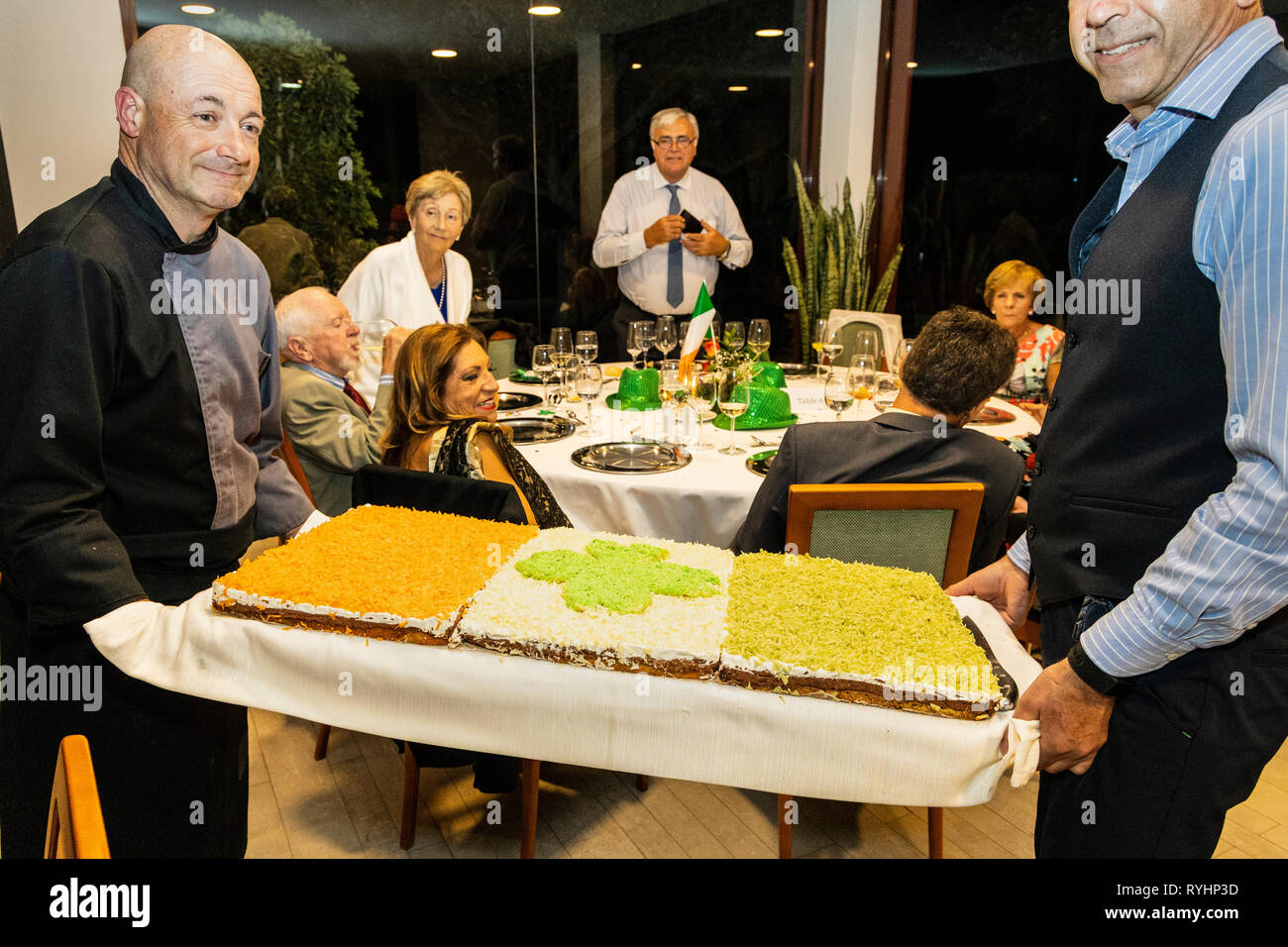 Tricolour Cake Banque D Image Et Photos Alamy Tricolour Cake Banque D Image Et Photos Alamy
