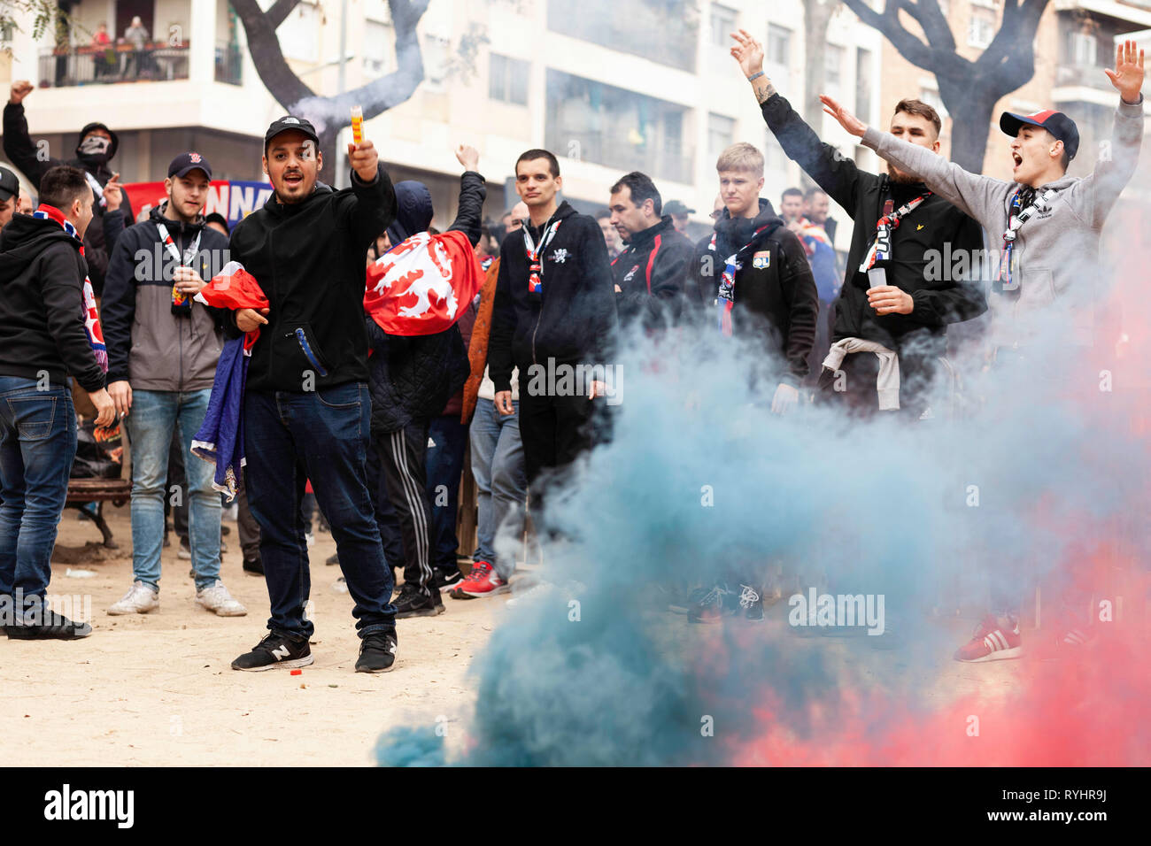 LYON, LY - 13.03.2019 : Olympique Lyonnais - Bad Gones hooligans de l'Olympique Lyonnais à Barcelone. (Photo : Nicolò Ongaro/Fotoarena) Banque D'Images