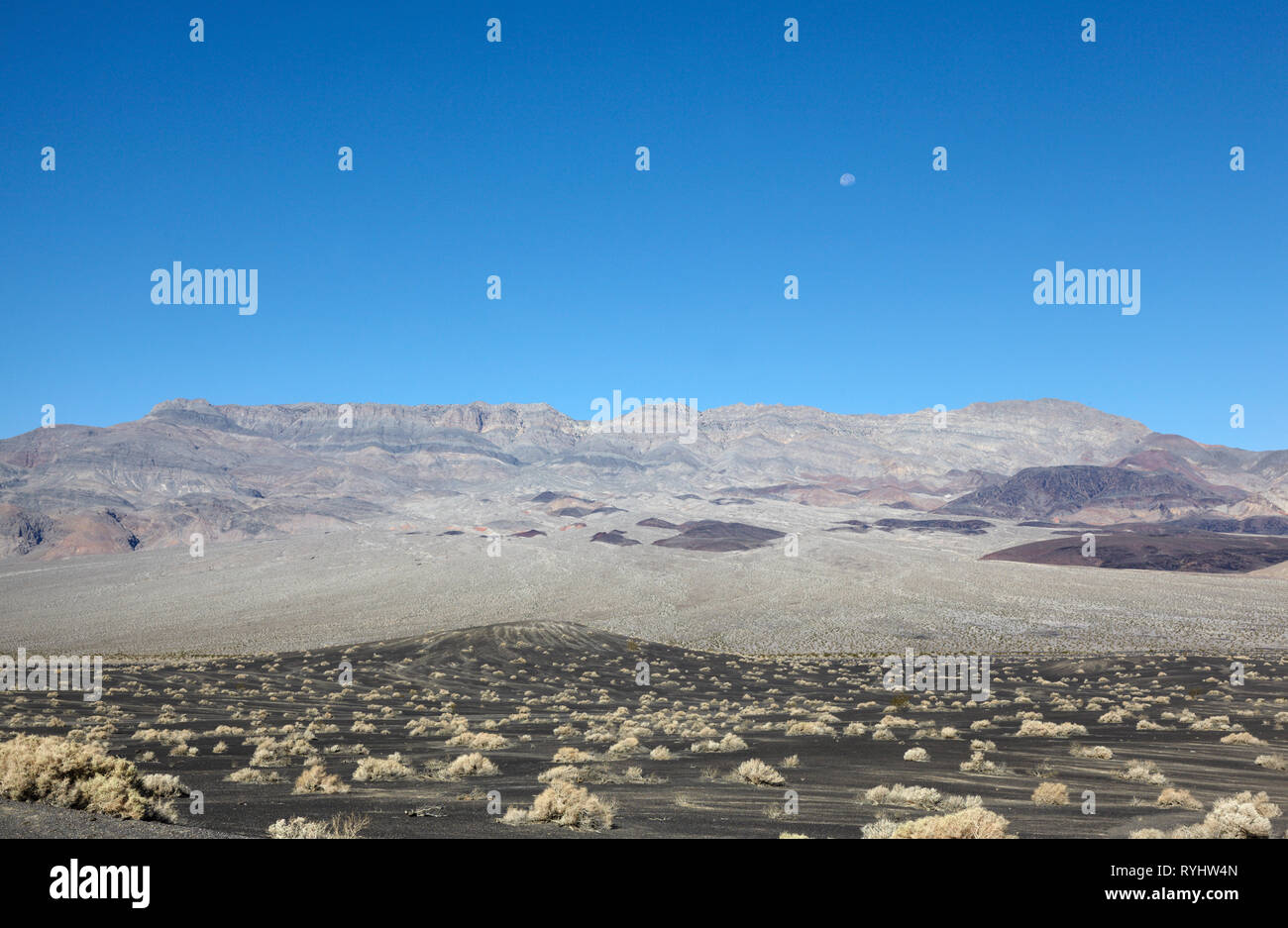 Chance de montagne de cratère Ubehebe, Death Valley, USA. Banque D'Images