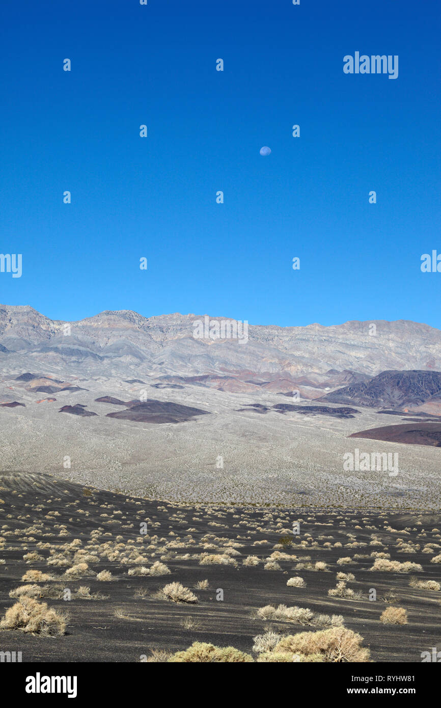 Chance de montagne de cratère Ubehebe, Death Valley, USA. Banque D'Images
