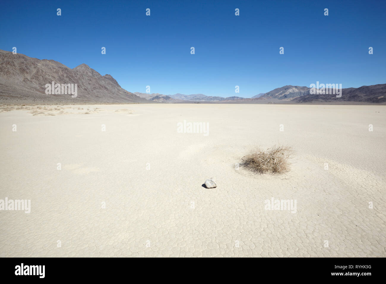 Déménagement mystérieux rochers l'Hippodrome, la Death Valley, USA. Banque D'Images