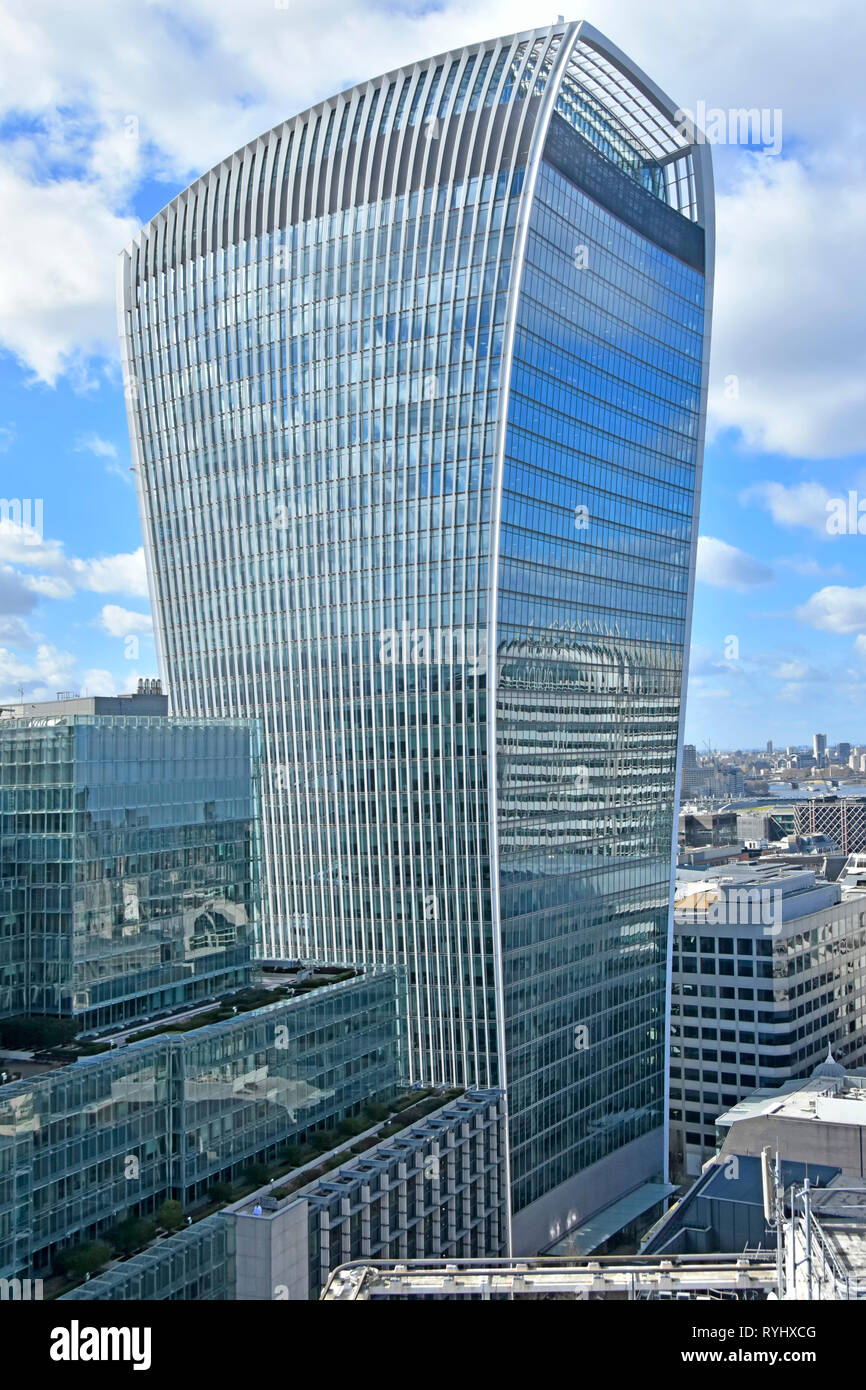 Talkie Walkie vue immeuble de bureaux au 20 rue Fenchurch un gratte-ciel commercial property development locations Ville de London England UK Banque D'Images