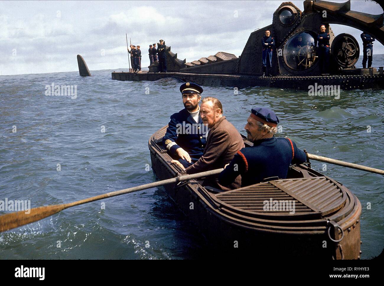 JAMES MASON, PAUL LUKAS, 20 000 lieues sous la mer, 1954 Banque D'Images