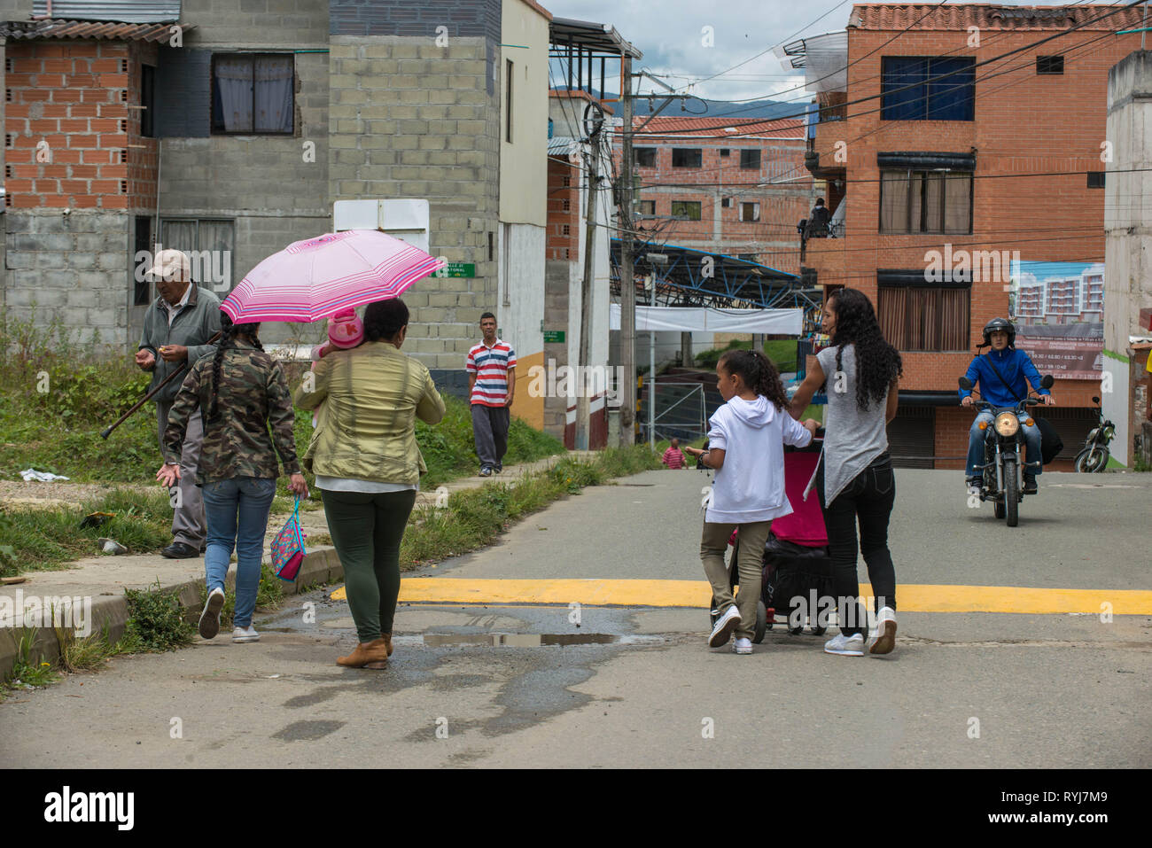 Donmatias, Antioquia, Colombie : scène de rue. Banque D'Images