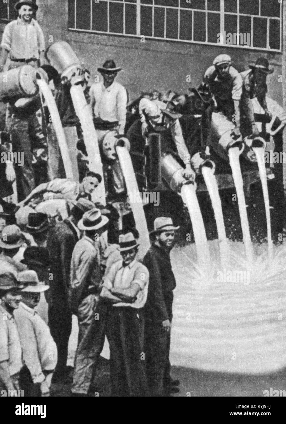 Crise du lait Banque d'images noir et blanc Alamy