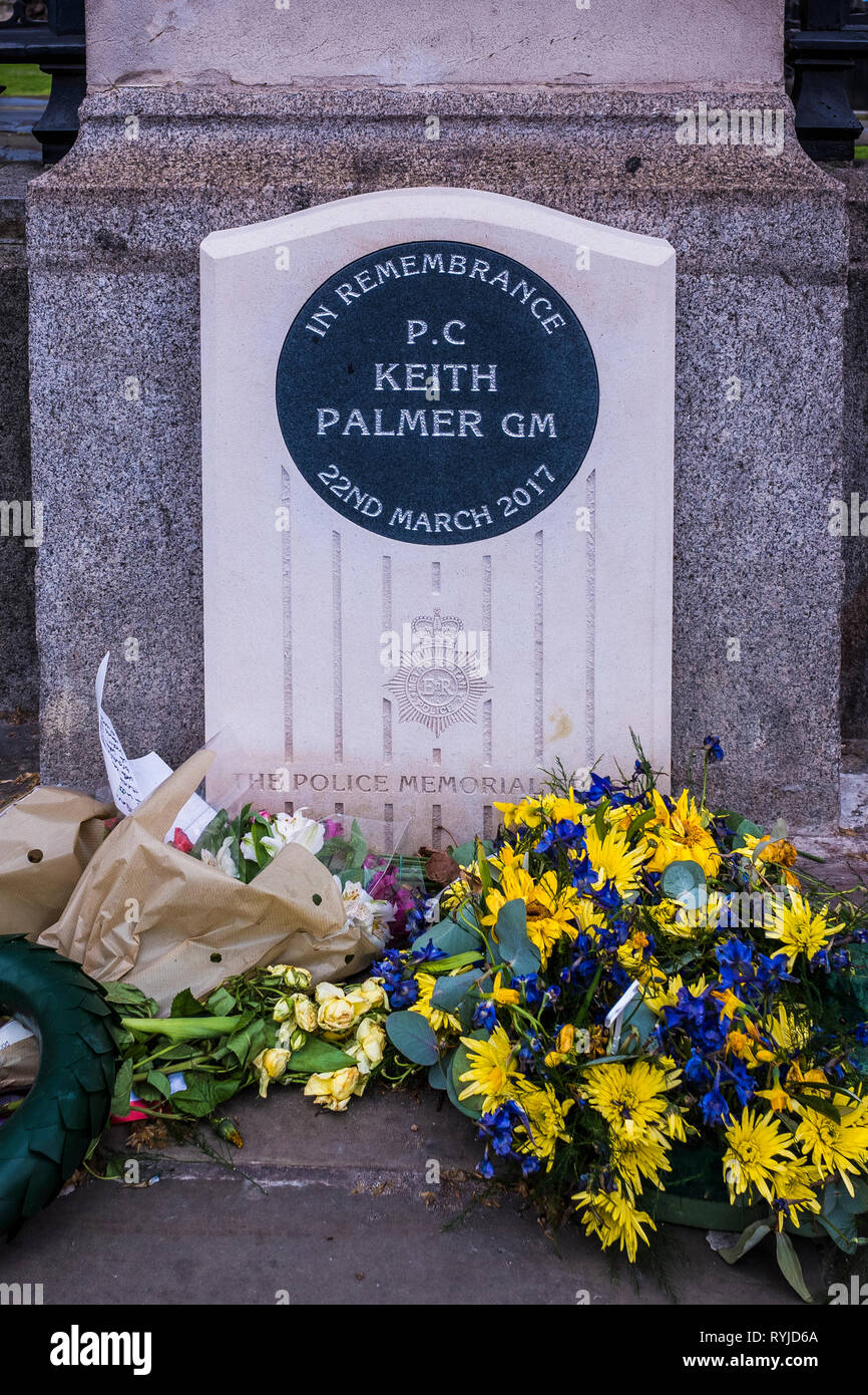 Monument commémoratif de la Police à P.C. Keith Palmer à l'extérieur de New Palace Yard, Palais de Westminster, Londres, Angleterre, Royaume-Uni Banque D'Images