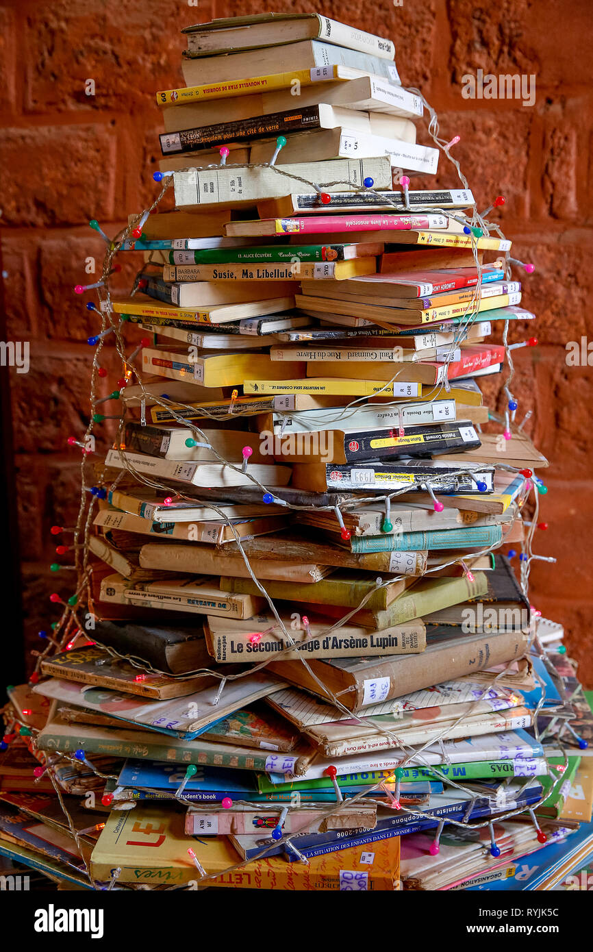 ICCV Nazemse ONG à Ouagadougou, Burkina Faso. Bibliothèque pendant la saison de Noël. Banque D'Images