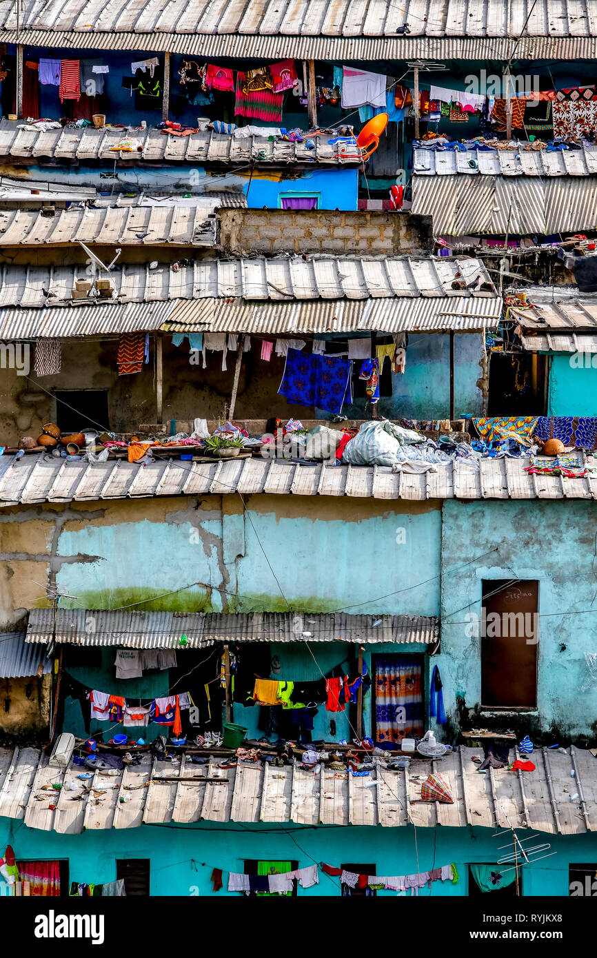 Des taudis, à Abidjan, Côte d'Ivoire. Banque D'Images