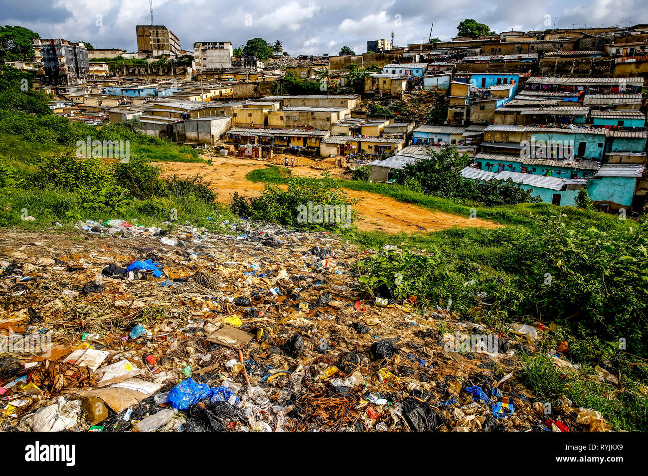 Des taudis, à Abidjan, Côte d'Ivoire. Banque D'Images