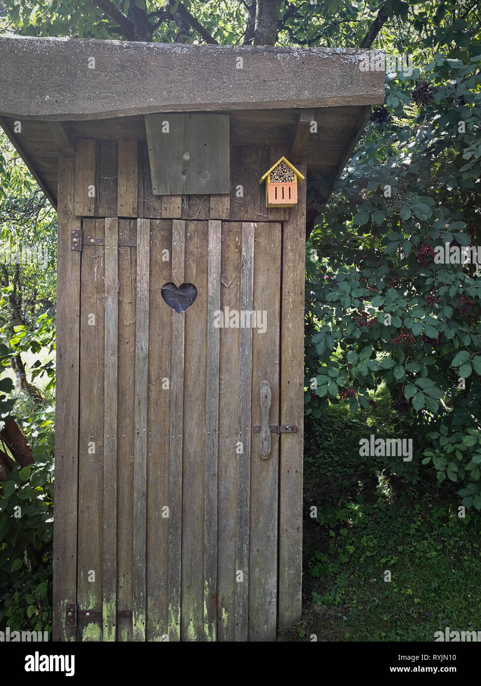 Vieille maison typique en bois toilettes en Bavière, Allemagne Banque D'Images