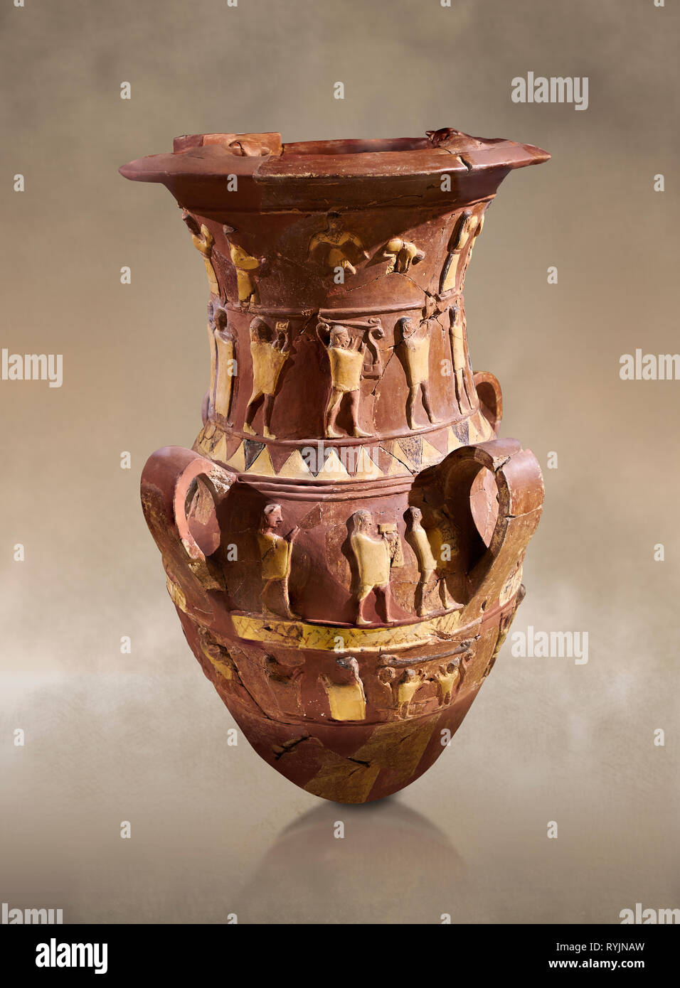 Inandik secours culte Hittite décoré de libation vase avec quatre frises décoratives avec chiffres colorés en crème, rouge et noir. La voie processionnelle Banque D'Images