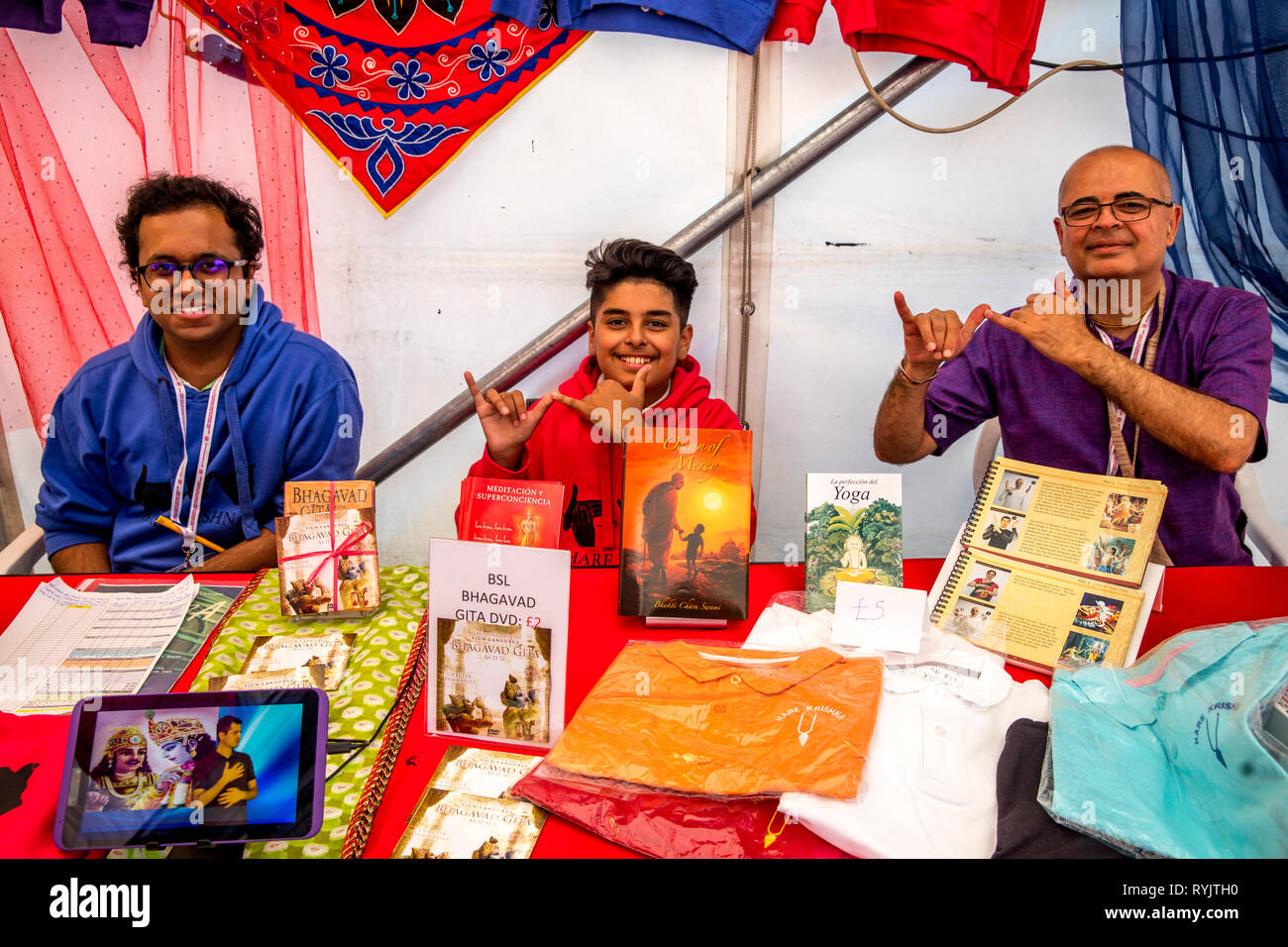 Stand à Janmashtami fête hindoue au Bhaktivedanta Manor, Watford, Royaume-Uni Banque D'Images Stand à Janmashtami fête hindoue au Bhaktivedanta Manor, Watford, Royaume-Uni Banque D'Images