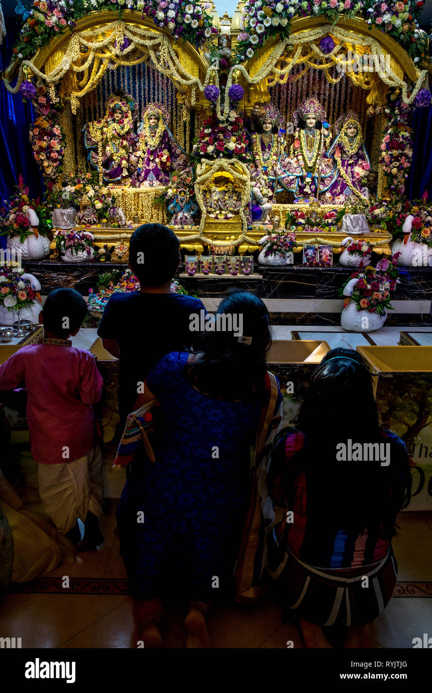 Dans le temple de Darshan Bhaktivedanta manor au cours de Janmashtami fête hindoue, Watford, Royaume-Uni Banque D'Images