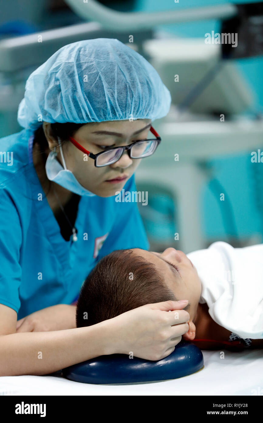 Tam Duc cardiologie Hôpital. La radiologie diagnostique. L'angiographie. Ho Chi Minh Ville. Le Vietnam. Banque D'Images