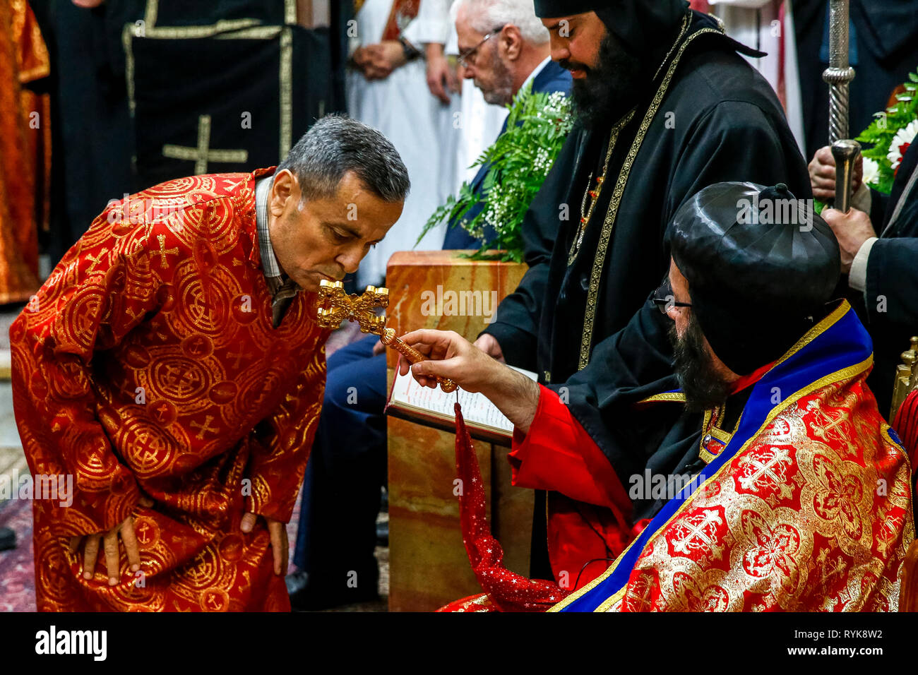 Jeudi Saint célébration à St Mark's Église syriaque orthodoxe, Jérusalem, Israël. Banque D'Images