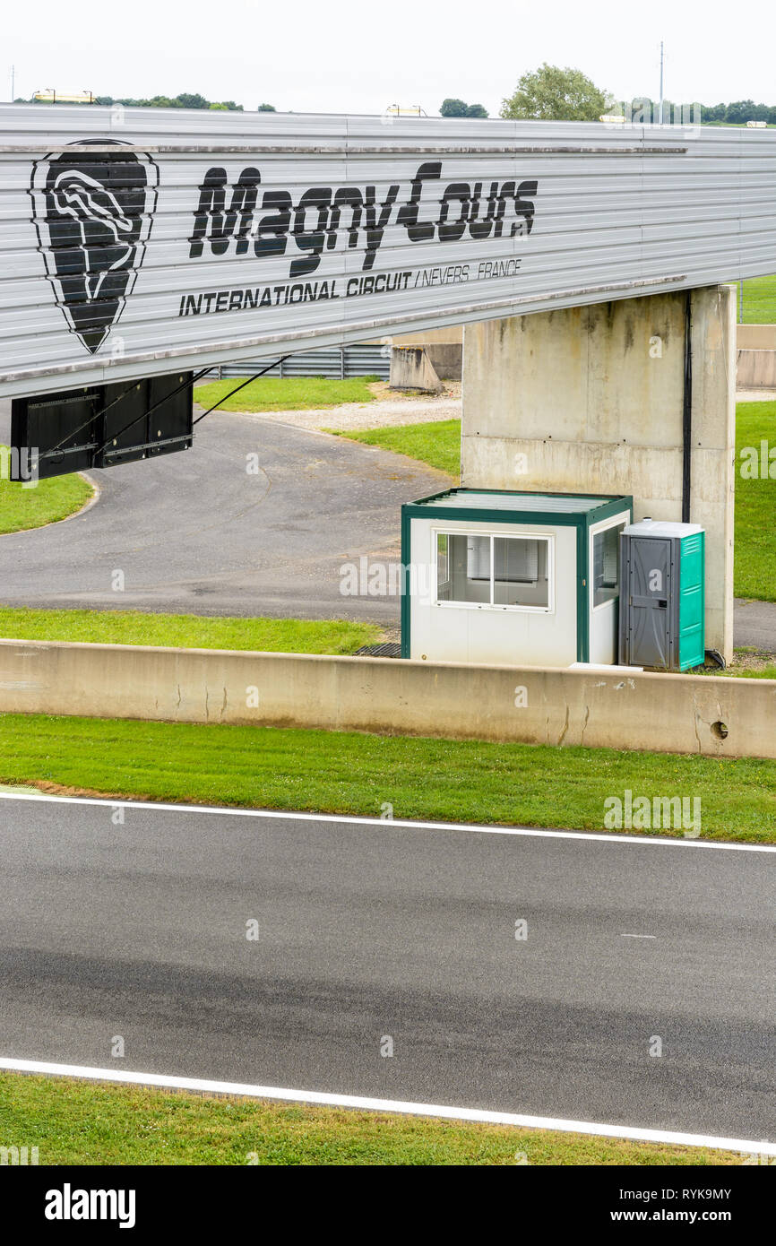 Piste vide du circuit de Nevers Magny-Cours. Banque D'Images