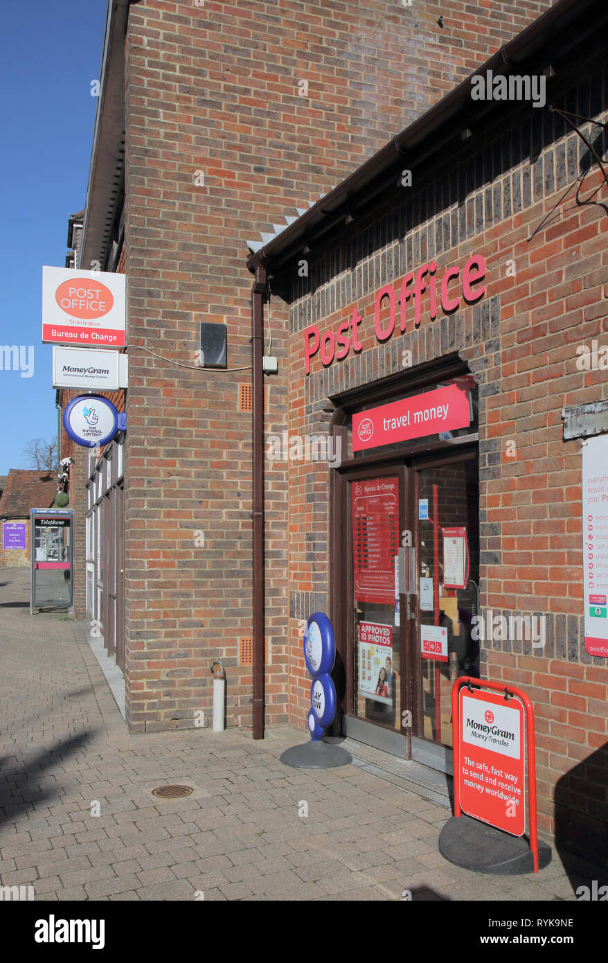 Le bureau de poste dans le Sussex de l'ouest ville de storrington Banque D'Images