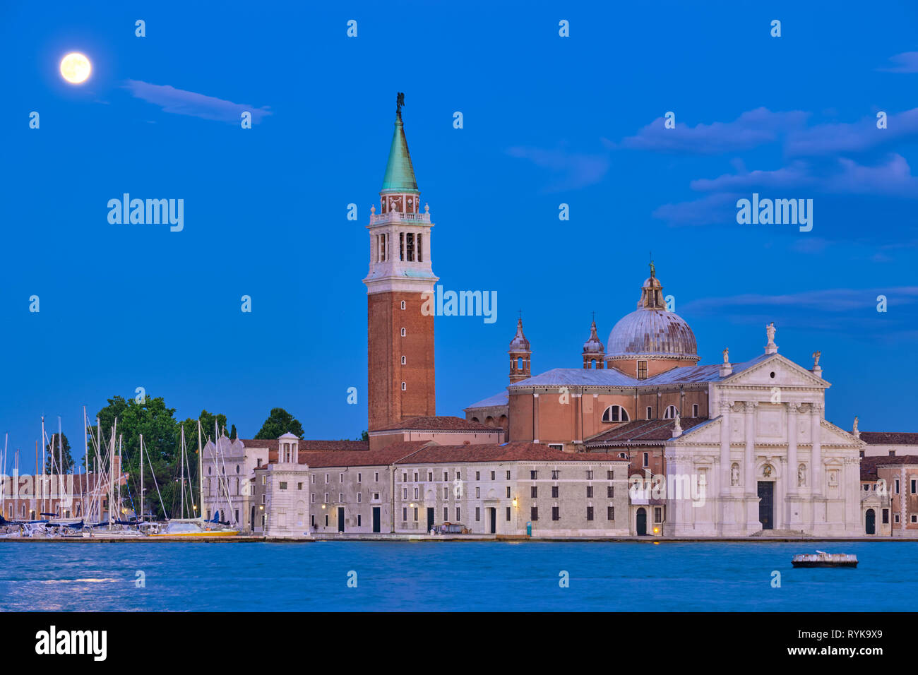 San Giorgio Maggiore Église avec la pleine lune. Venise, Italie Banque D'Images