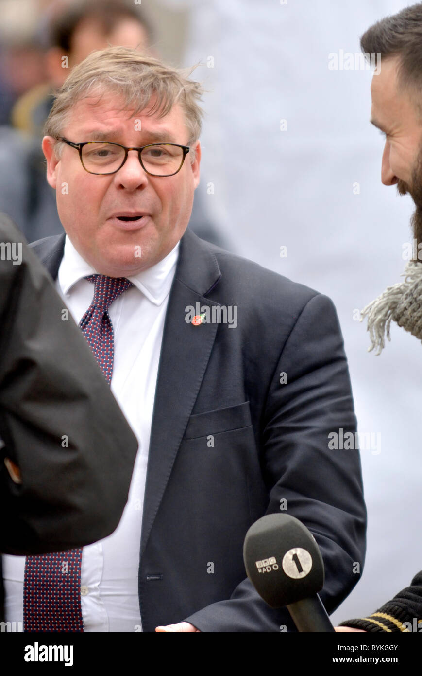 Mark Francois député (Con : et Rayleigh Wickford) sur College Green, Westminster, 13 mars 2019 Banque D'Images