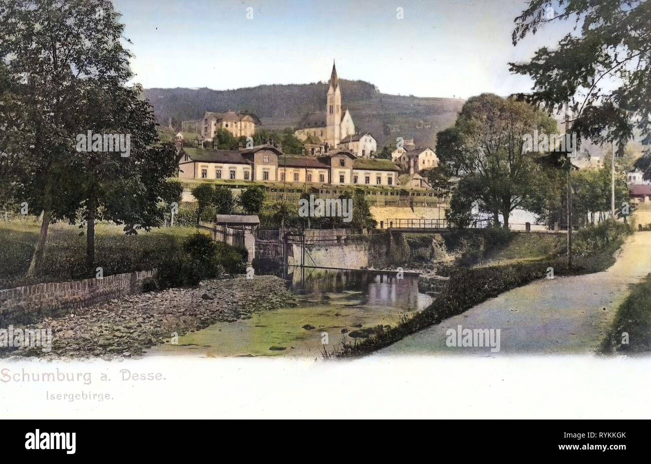 Des ponts dans le district de Jablonec nad Nisou, l'église de Saint François d'assise (Šumburk Šumburk), nad Desnou, 1903, la Bohême, Schumburg, Blick über die Desse nach Schumburg Banque D'Images