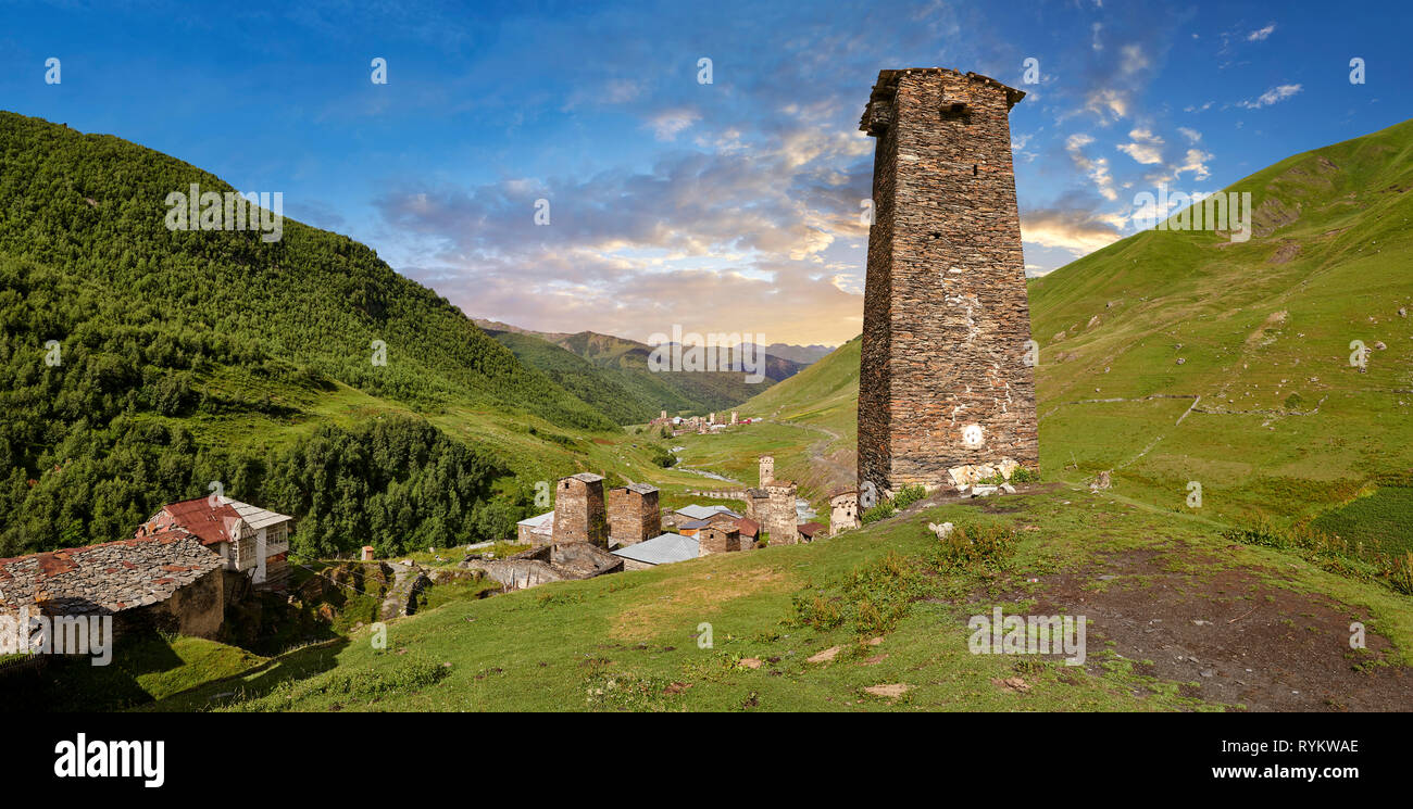 La tour médiévale en pierre de Svaneti Tamar Queen's Castle, Chazhashi, Ushguli, Upper Svaneti, Samegrelo-Zemo Svaneti, Mestia, Georgia. La Reine Tamar de Géorgie Banque D'Images