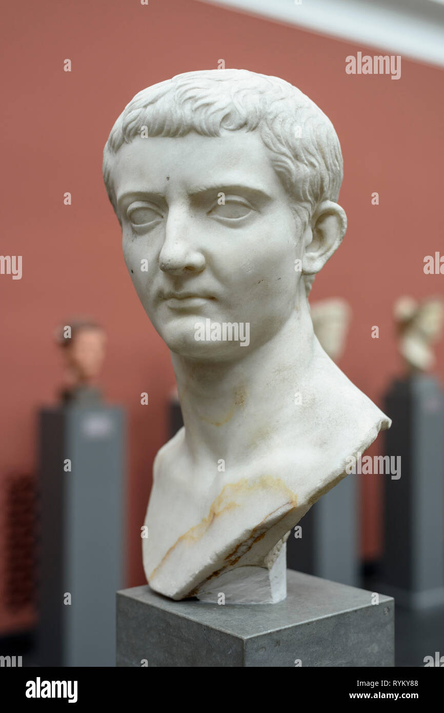 Copenhague. Le Danemark. Buste de l'Empereur romain Tibère, Ny Carlsberg Glyptotek. L'Egypte, de Fayum. Copie à partir du début du 1er siècle Banque D'Images