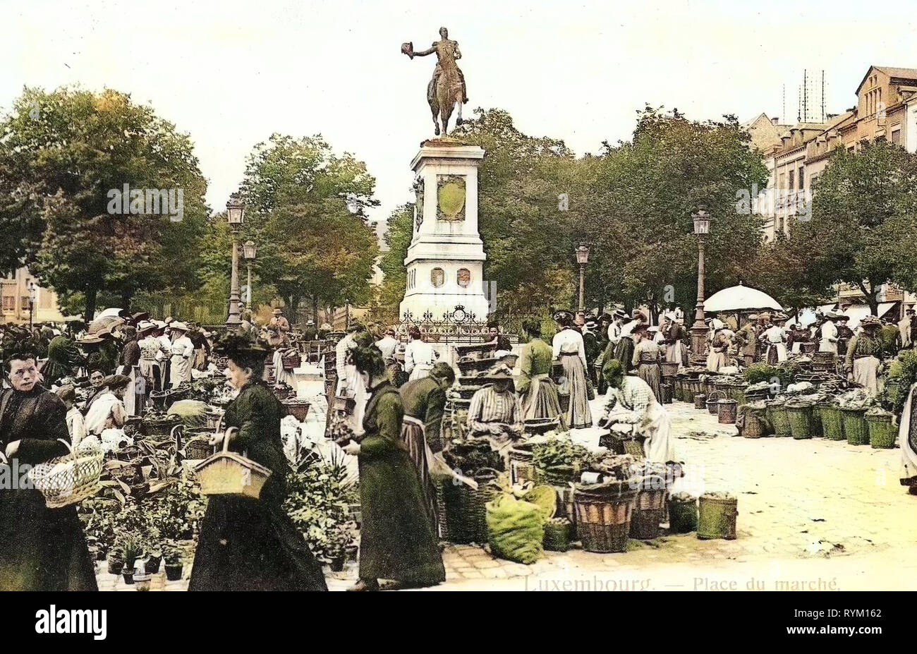 Marchés dans le Luxembourg, Statue de Grand-duc Guillaume II (Luxembourg), Place Guillaume II, 1906, Luxembourg, Luxembourg District, Place du marché Banque D'Images