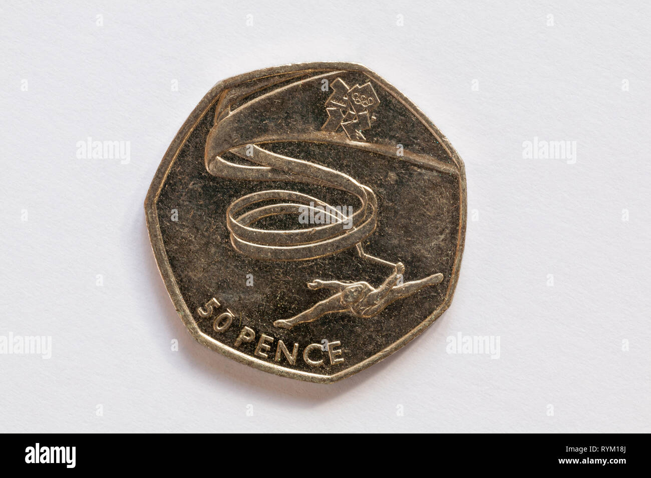 Pièce de 50p 50 pièce de cinquante pence isolée sur fond blanc - gymnastique Londres 2012 Jeux Olympiques émis 2011 Banque D'Images