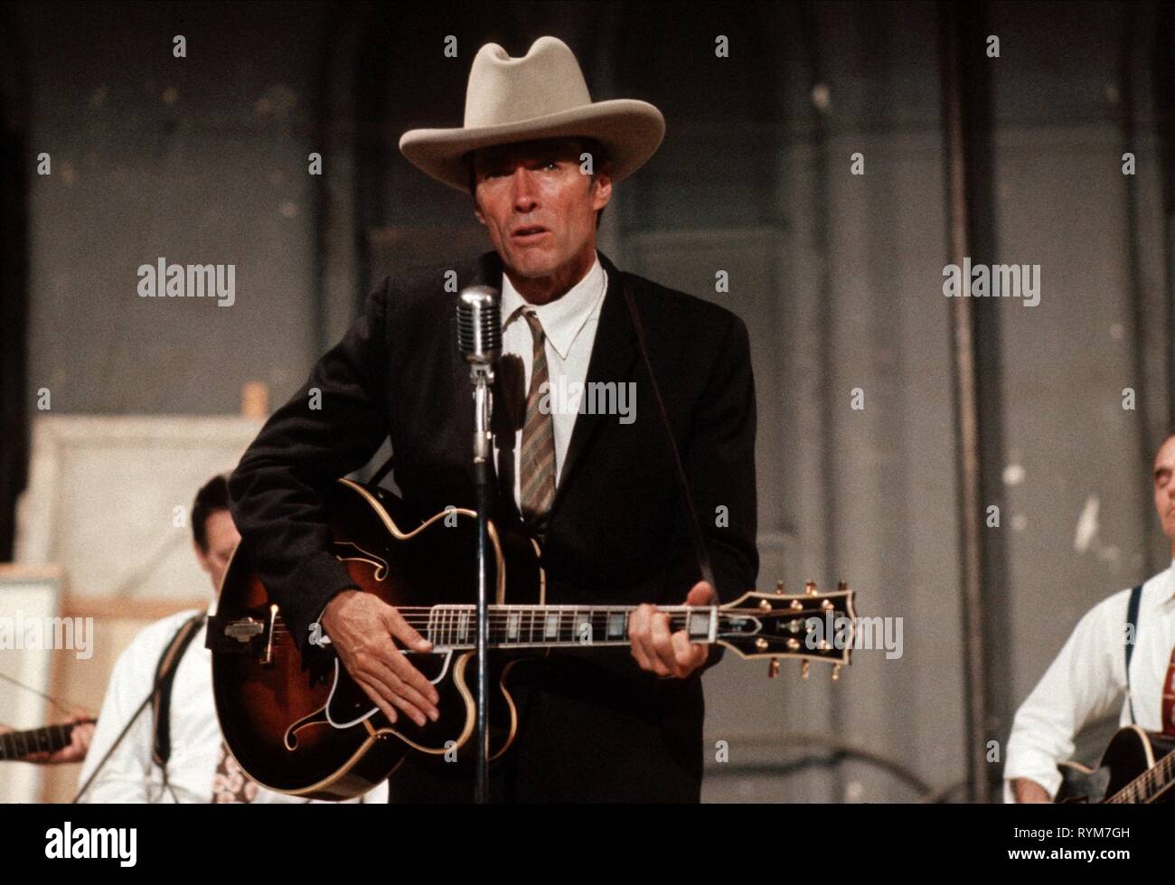 CLINT EASTWOOD, levée de l'homme, 1982 Banque D'Images