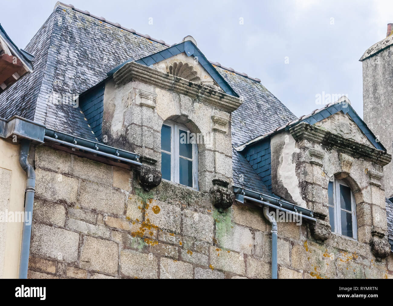 La façade d'une maison à pans de bois de Quimperle (France) Banque D'Images