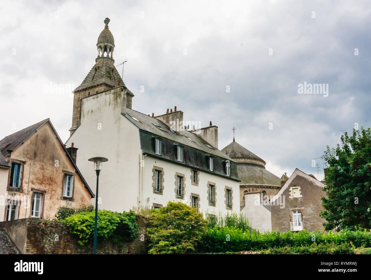 La France, Finistère, Quimperlé, l'église Sainte Croix Banque D'Images