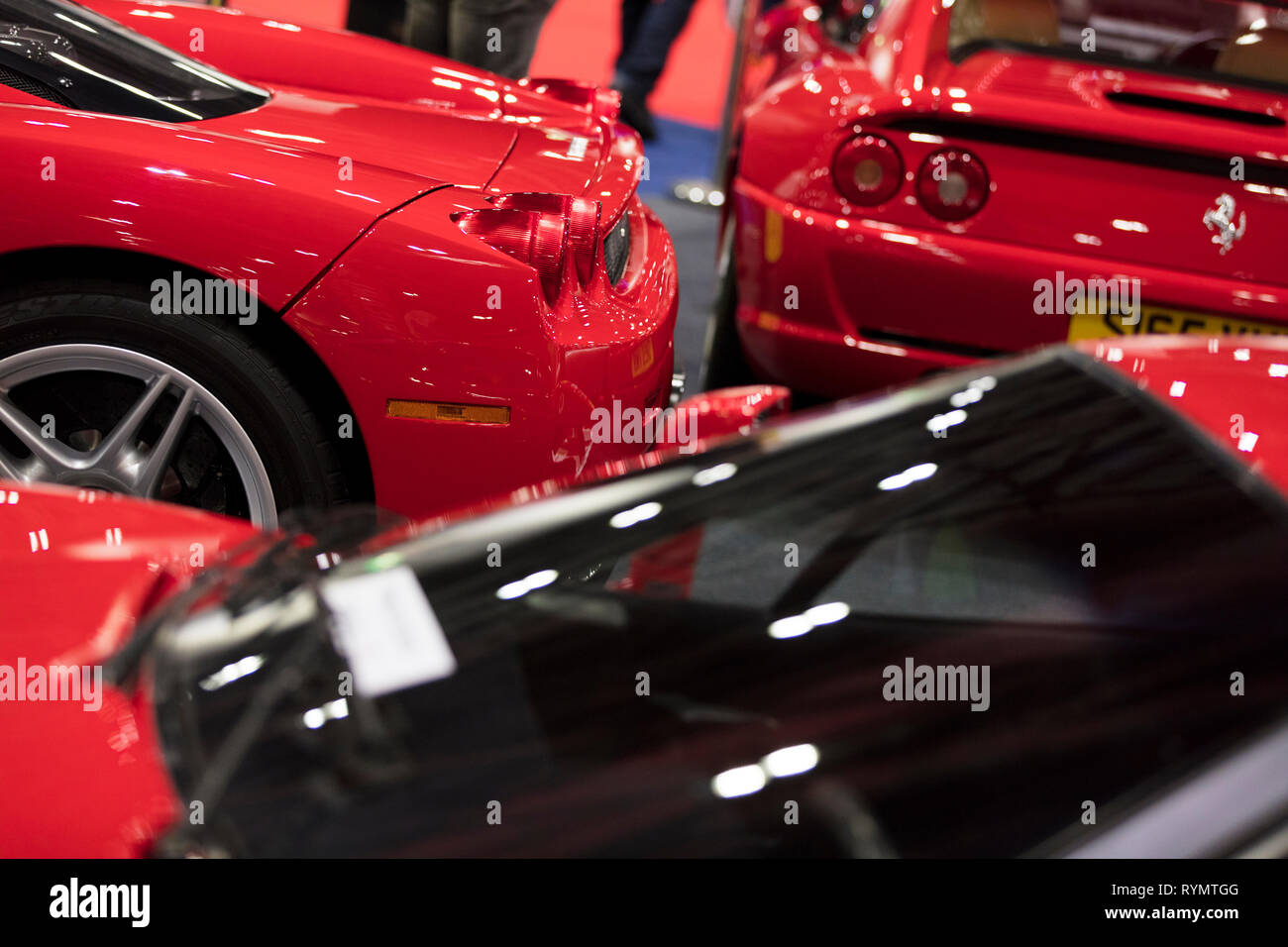 Londres, Royaume-Uni - 18 févr. 2018 : une voiture de sport Ferrari au Classic Car Show à Londres Banque D'Images