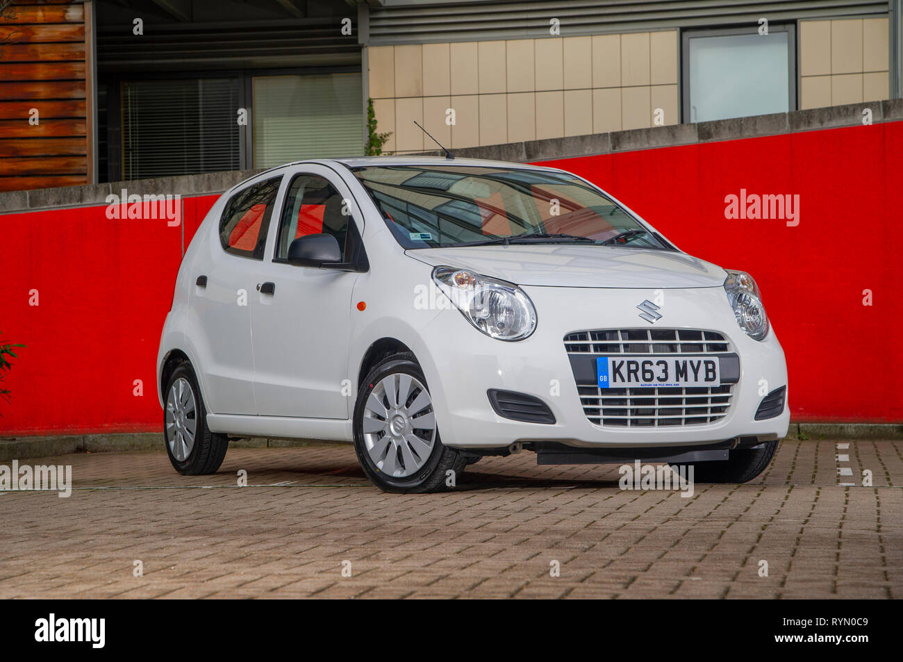 2014 Suzuki Alto voiture de ville compacte Banque D'Images