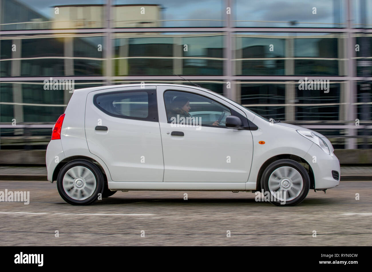 2014 Suzuki Alto voiture de ville compacte Banque D'Images