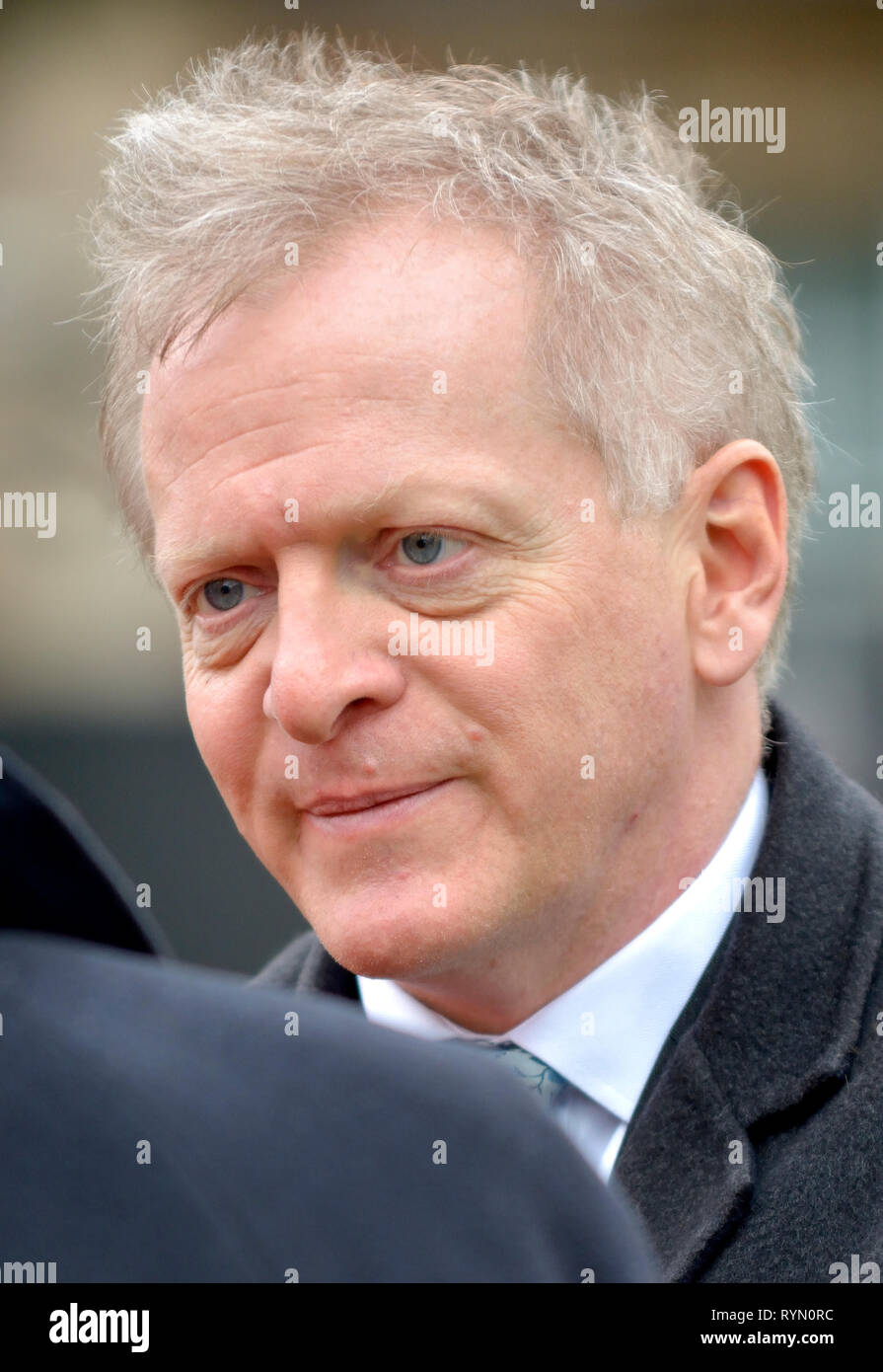 Le Dr Phillip Lee MP (Con : Bracknell) sur College Green, Westminster, Mars 2019 Banque D'Images